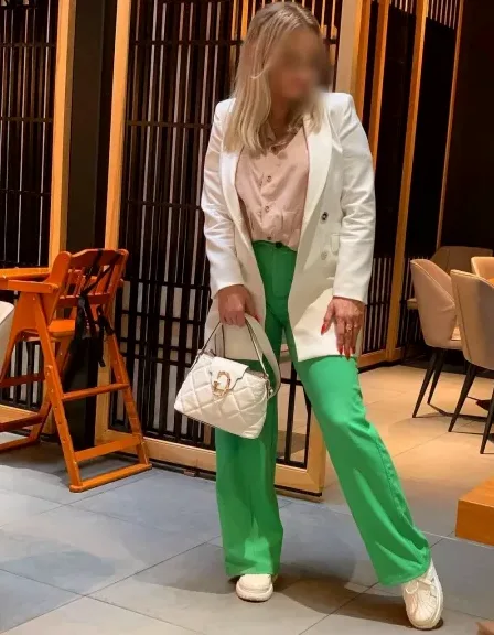 Carlijn, 38