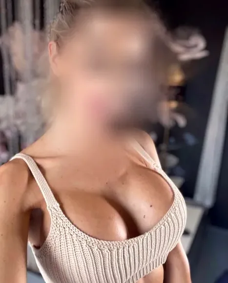 Ellen, 36