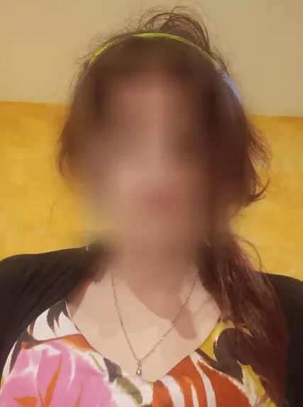 Eva, 35