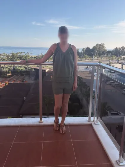 Isabel, 38