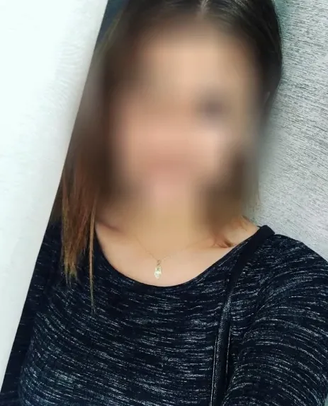Julia, 32