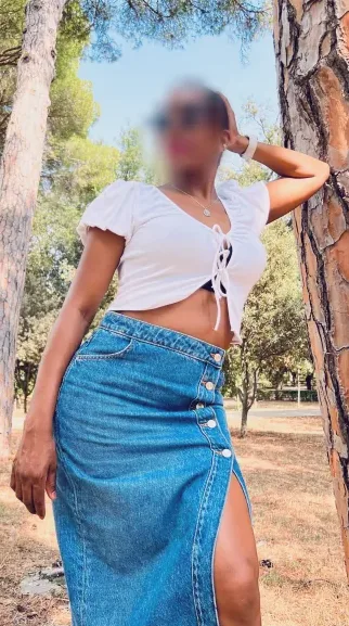 Laura, 37