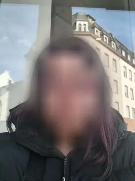 Lauren, 36