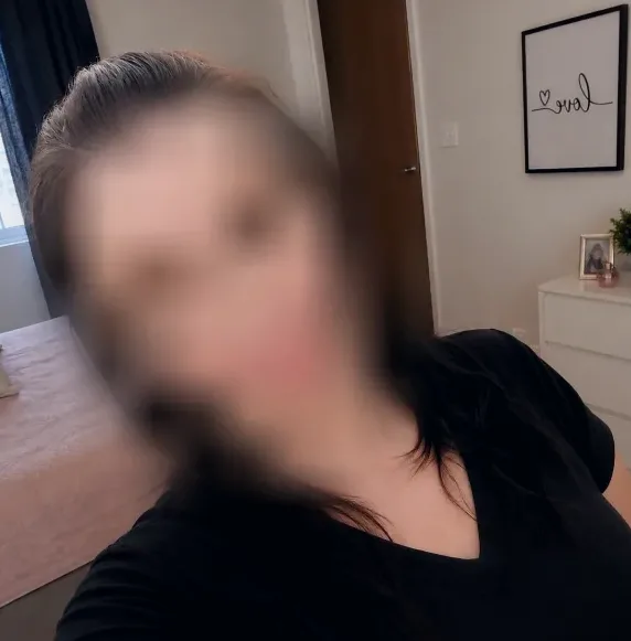 Mila, 37