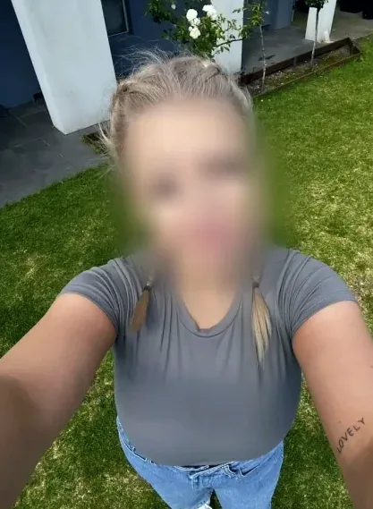 Sabine, 30